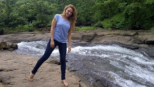 Iulia Vantur l-a parasit pe Salman Khan! Si-a facut bagajele si s-a intors in Romania