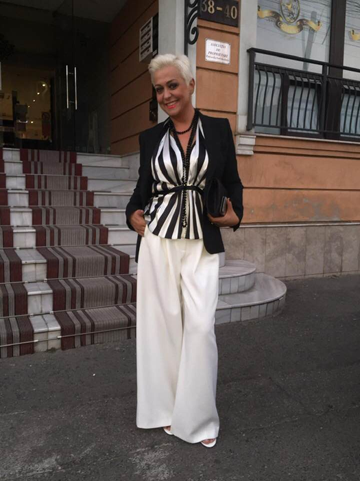 Surpriză în showbiz! Familia Monicăi Anghel se măreşte. Este însărcinată din nou