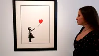 Tablou semnat de Bansky, furat dintr-o galerie londoneză. Cine sunt cei doi hoți