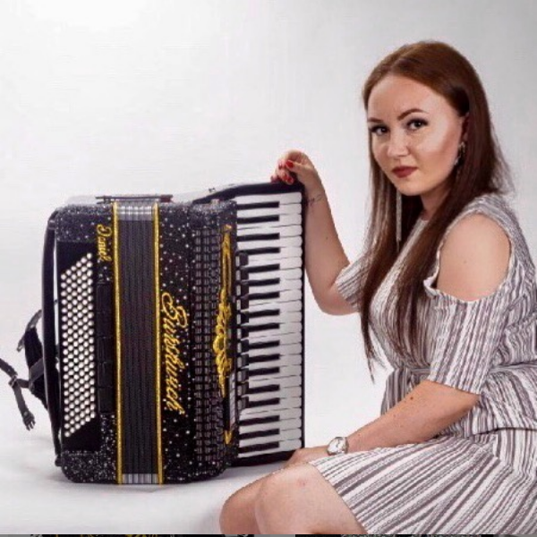 Alexandra Văcăruși, cunoscută drept Regina cristalelor, este însărcinată! Va avea o fetiță