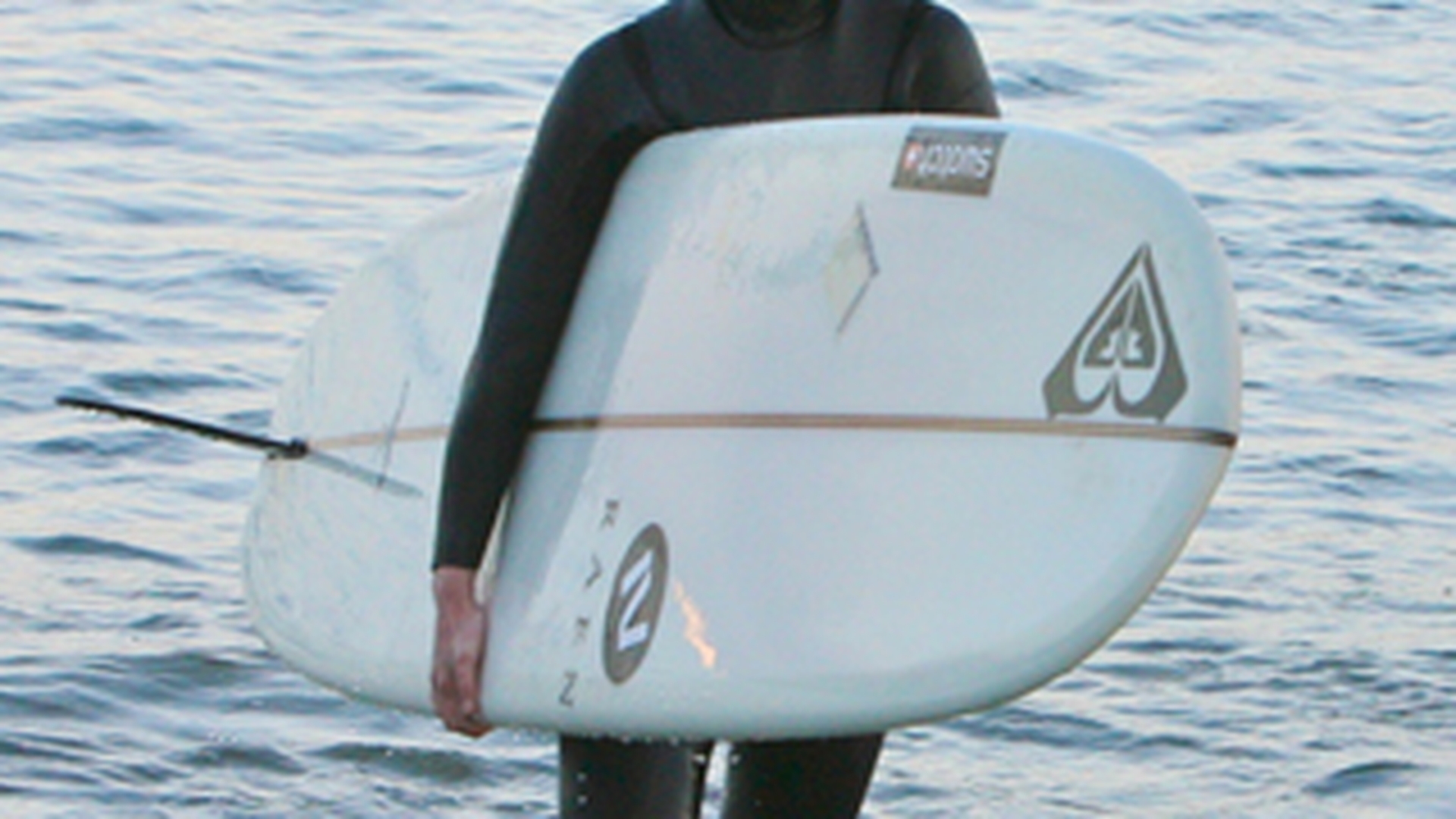 Lindsay Lohan la Malibu! S-a jucat de-a surferita pentru o sedinta foto