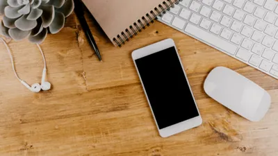 De ce frige telefonul la încărcat. Cele mai frecvente motive și ce soluții avem la îndemână