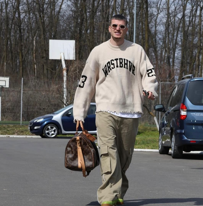 Valentin Mihăilă, apariție fashion, exact cum ne-a obișnuit- sursa- social media