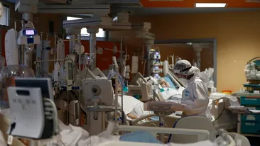 Măsuri extreme pentru a ajuta secțiile ATI . Unitățile de terapie intensivă mobile, trimise să ajute în București, Iași și Piatra Neamț