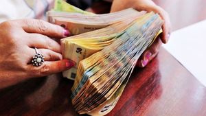 Ministerul Fondurilor oferă tichete de 500 de lei pentru sute de mii de copii din România. A fost prelungit termenul limită de depunere a documentației