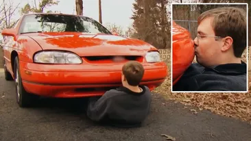Tânărul din imagine are o relație de dragoste cu... mașina lui: Am început să facem și amor