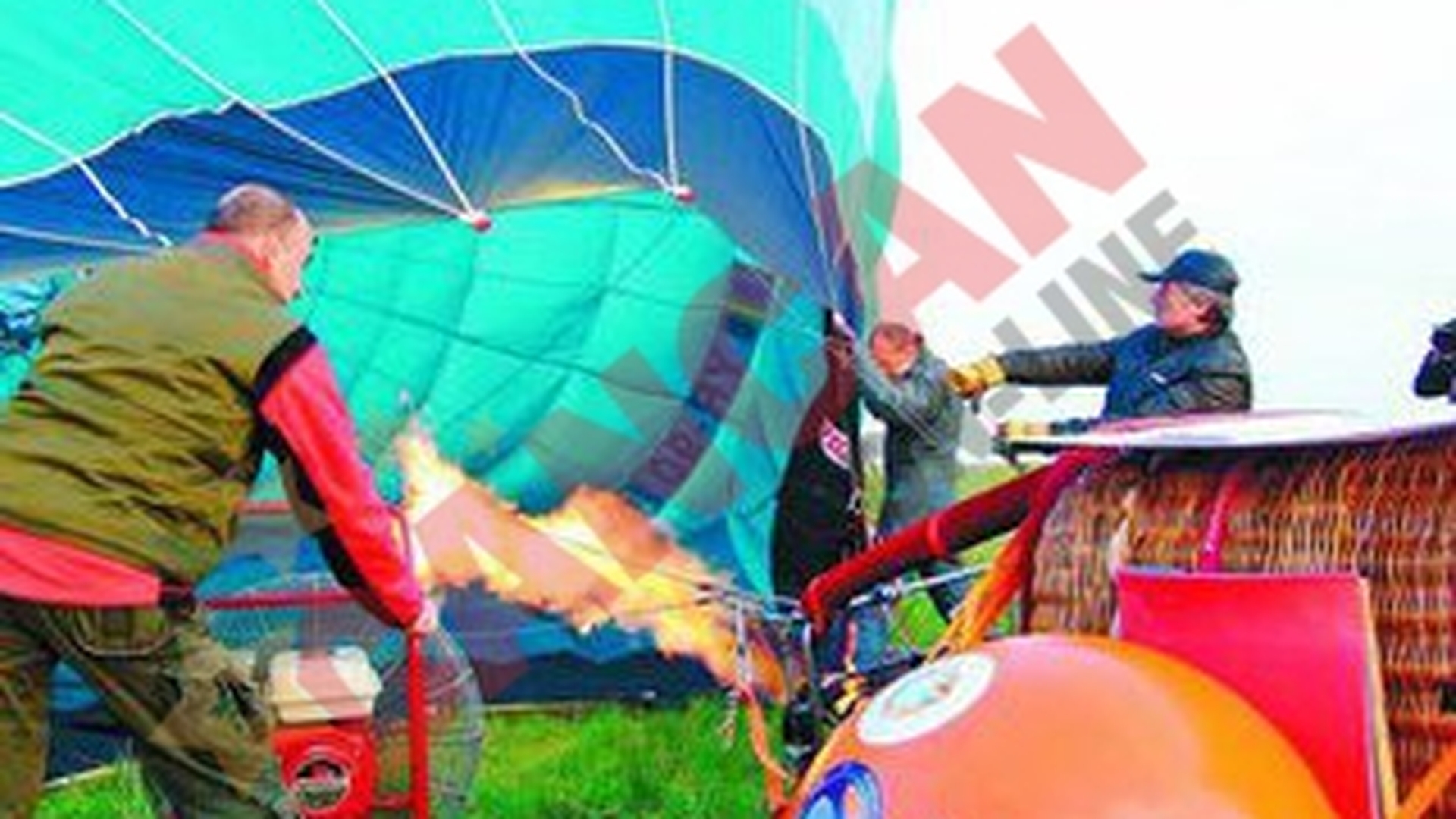 Racheta noastra zboara cu balonul