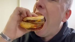 Un bărbat a făcut anunțul care i-a pus pe jar pe internauți! Există sau nu un meniu secret la McDonald's
