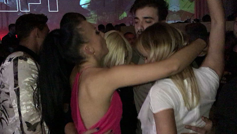 Roxana a fost în centrul atenţiei pe durata petrecerii