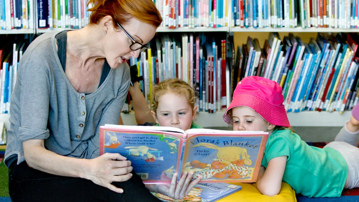 Marcia Cross le-a citit gemenelor in librarie