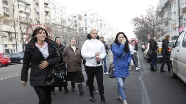 Cu ea se iubea Alina Dobrin? Cele doua handbaliste acuzate de lesbianism au fost astazi la Judecatoria Sectorului 6