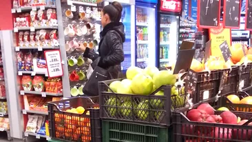 Duce singura “greul” de cand Alex Velea i-a spus adio. Nici terapia prin shopping nu-i alunga Anei tristetea de pe chip