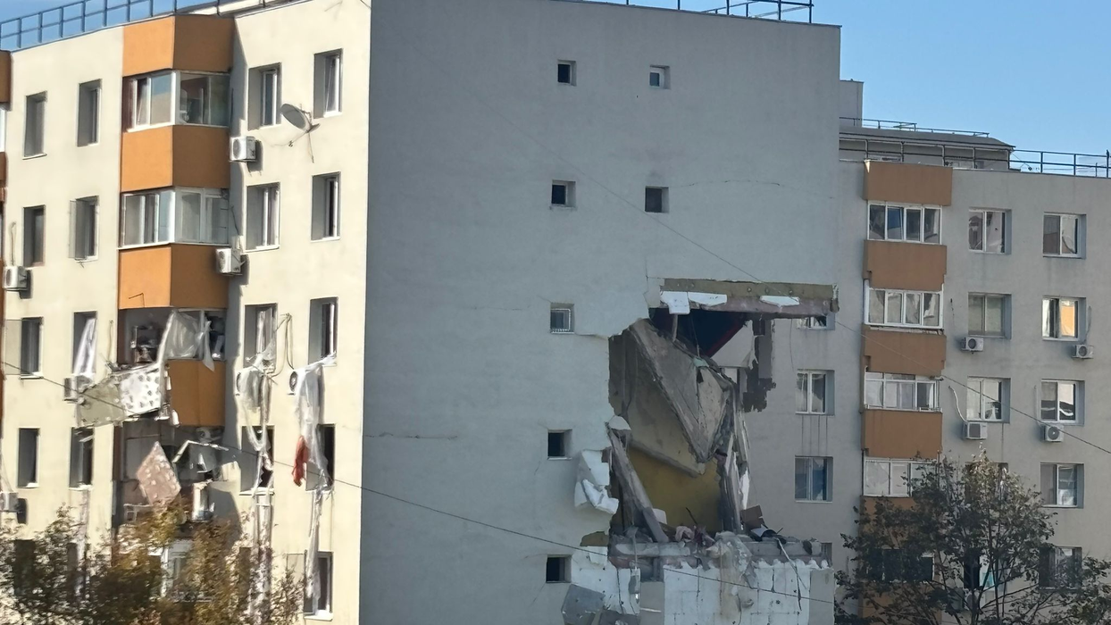 Explozie puternică într-un bloc de 8 etaje din cartierul Rahova/ sursă foto: ISU București
