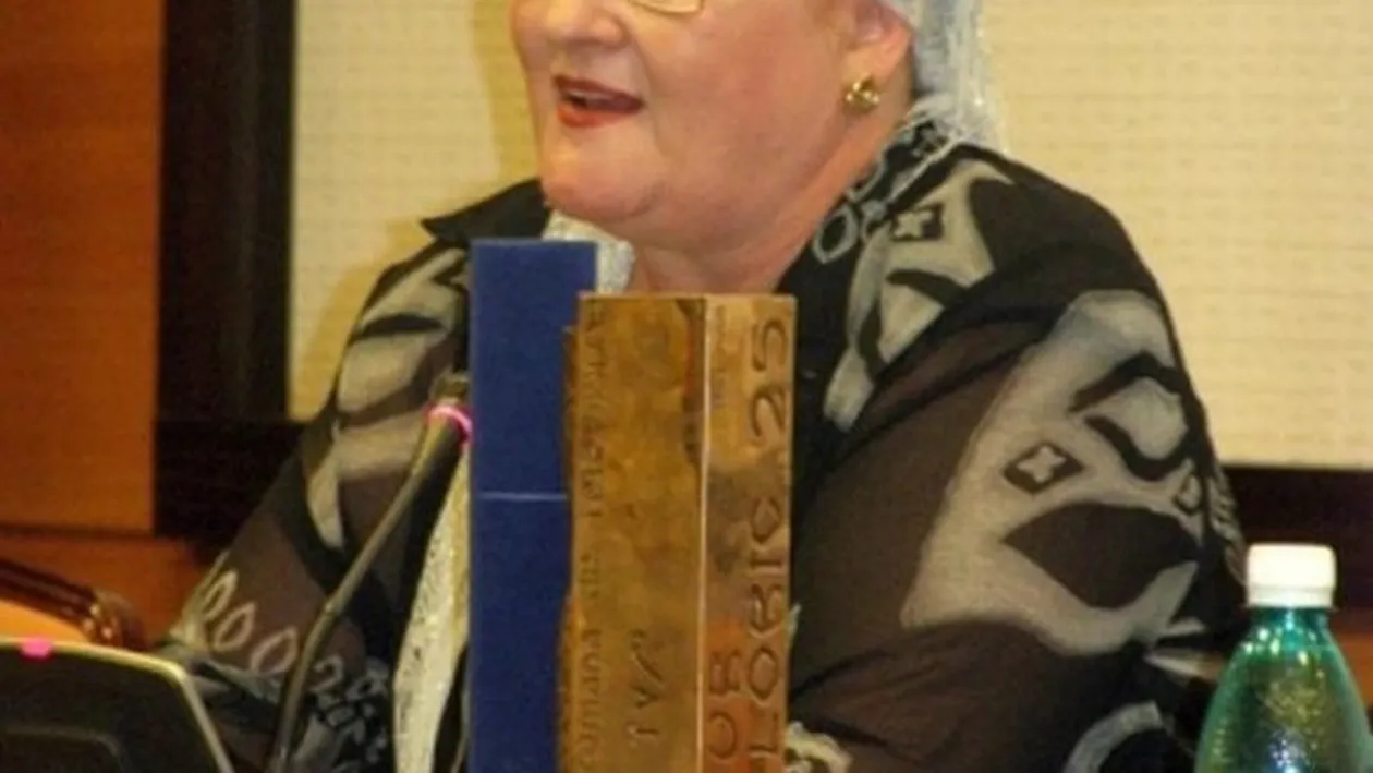 Pentru ei, este cel mai trist Craciun! Ce ritual fac la cimitir Florin Salam, Eniko Georgescu, Anca Serea si Gabi Firea