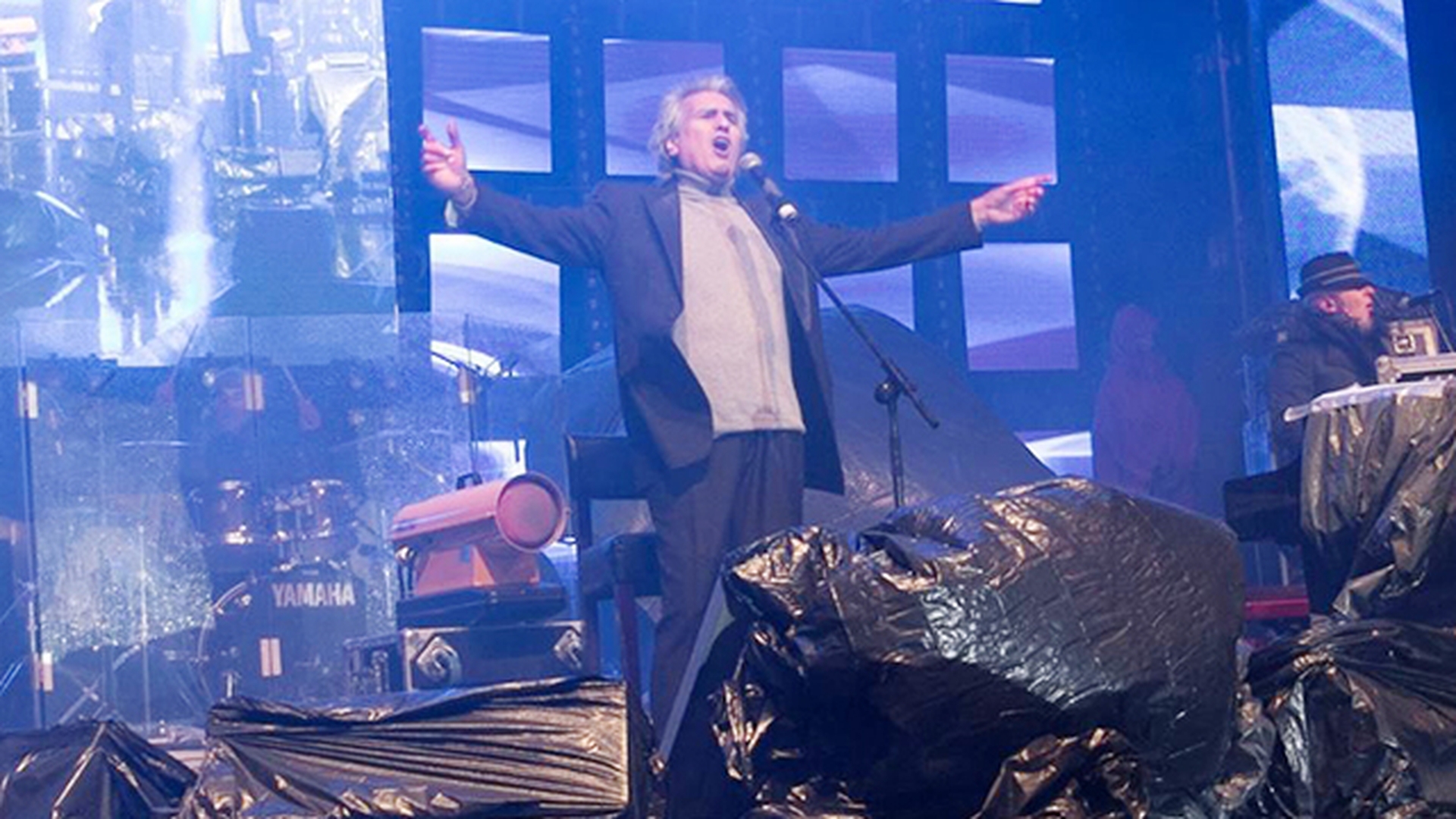 Aproape de tragedie! Ce a patit Toto Cutugno duminica noapte, in timpul unui concert la Festivalul Vinului de la Focsani!