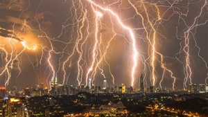 Vine furtuna electrică în România! Prognoza meteorologilor Accuweather pentru București