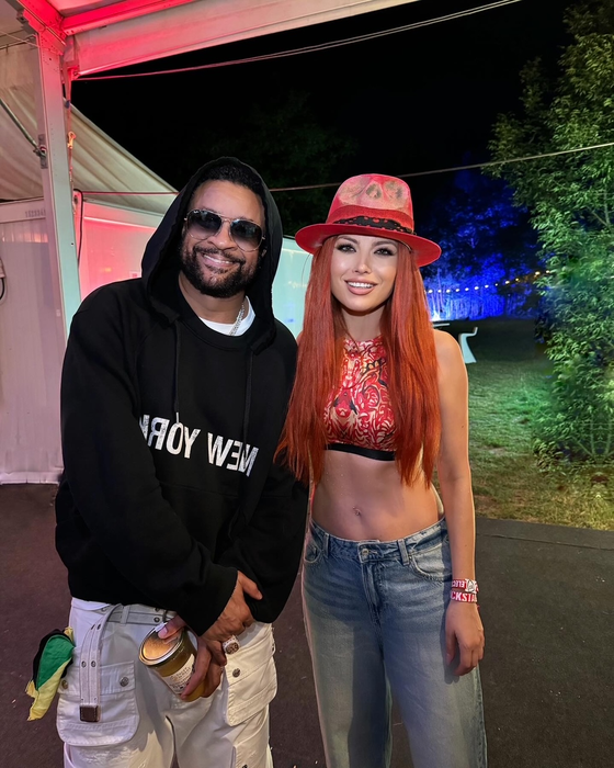 Elena Gheorghe, show de senzație la Electric Castle! Publicul a dansat și a cerut bis: “M-am bucurat enorm să văd publicul dansând în hore și cântând alături de noi”