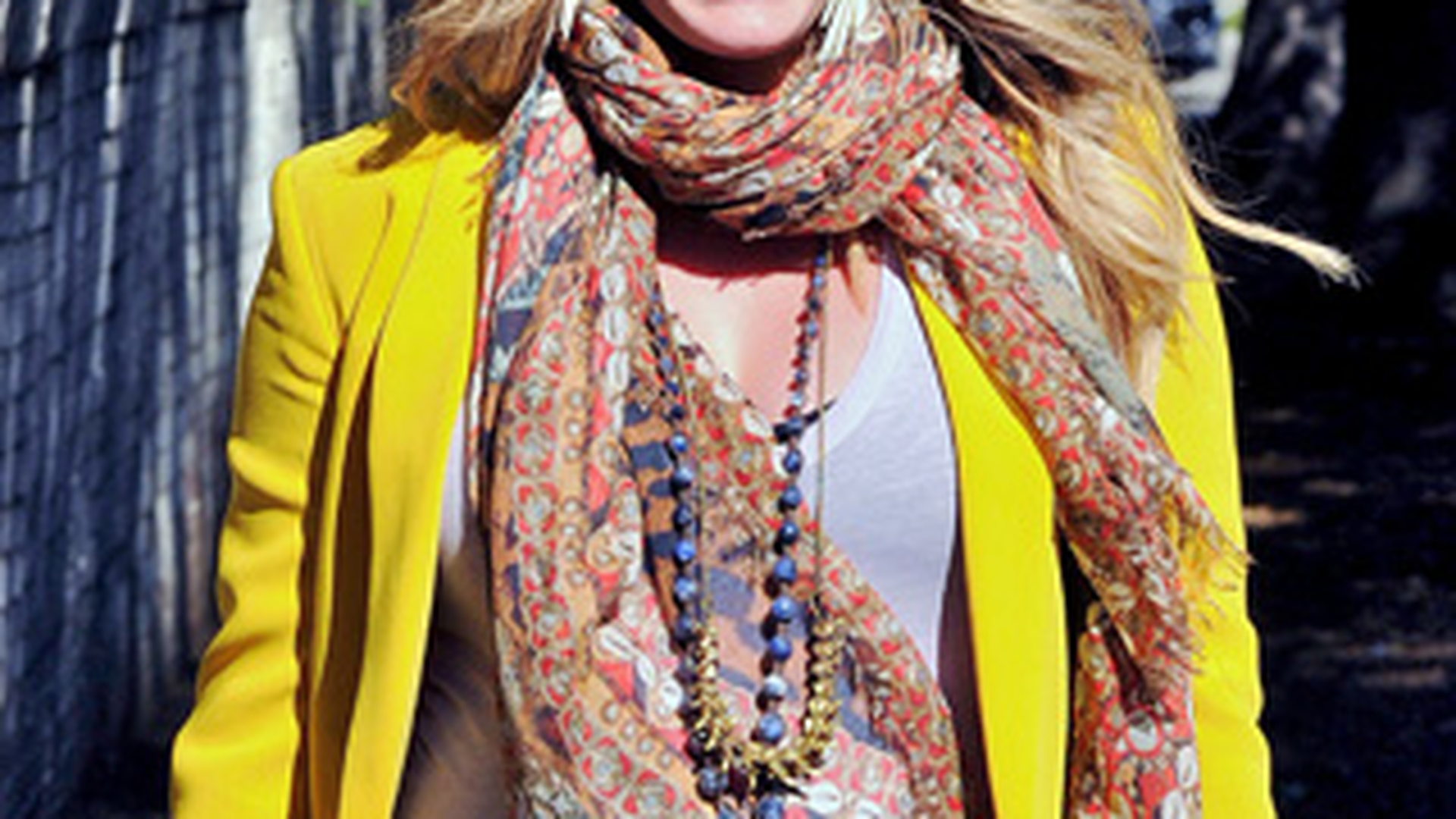 Sta intr-o vila superba in Beverly Hills! Vezi aici cum arata casa lui Hilary Duff!