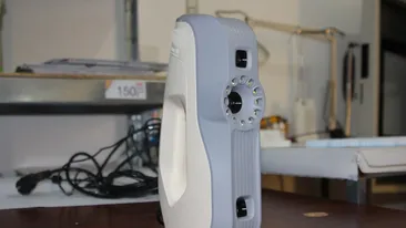 Inovatie 100% romaneasca! Cativa tineri din Bucuresti vor sa faca proteze pentru copiii cu handicap cu ajutorul unei imprimante 3D