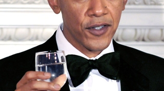 Barack Obama, suparat ca nu poate vorbi ce vrea si cu cine vrea la telefon!