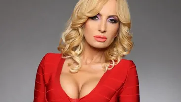 Daniela Gyorfi se schimba la fata. Blonda a apelat la medicul estetician pentru a scapa de cearcane