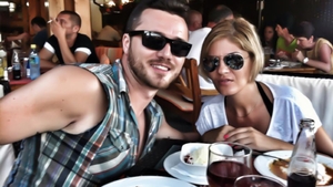 Una plange, alta rade! In timp ce Gabi Cristea se bucura de sarutarile lui Tavi, fosta lui iubita inca traieste pentru el!