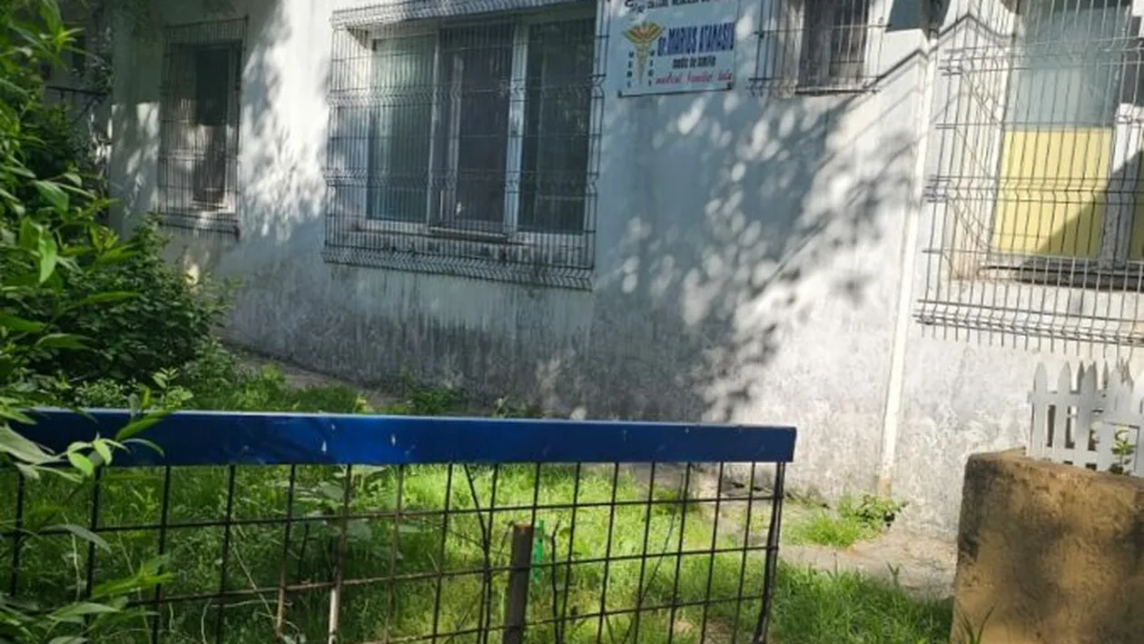 NU E BANC! Marius Atanasiu, un medic de familie din Dâmbovița, vinde vin vărsat chiar în cabinet. Care este oferta de nerefuzat