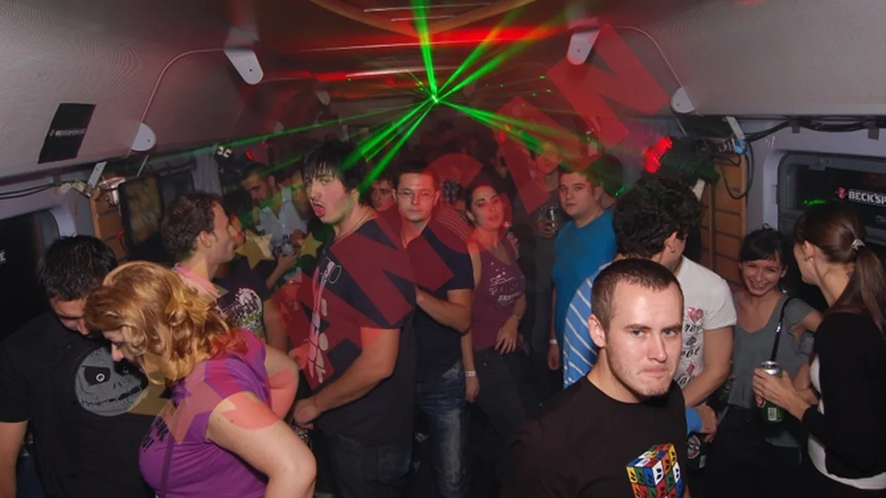 Sute de tineri nonconformisti s-au distrat in tren, la Beck'sperience!