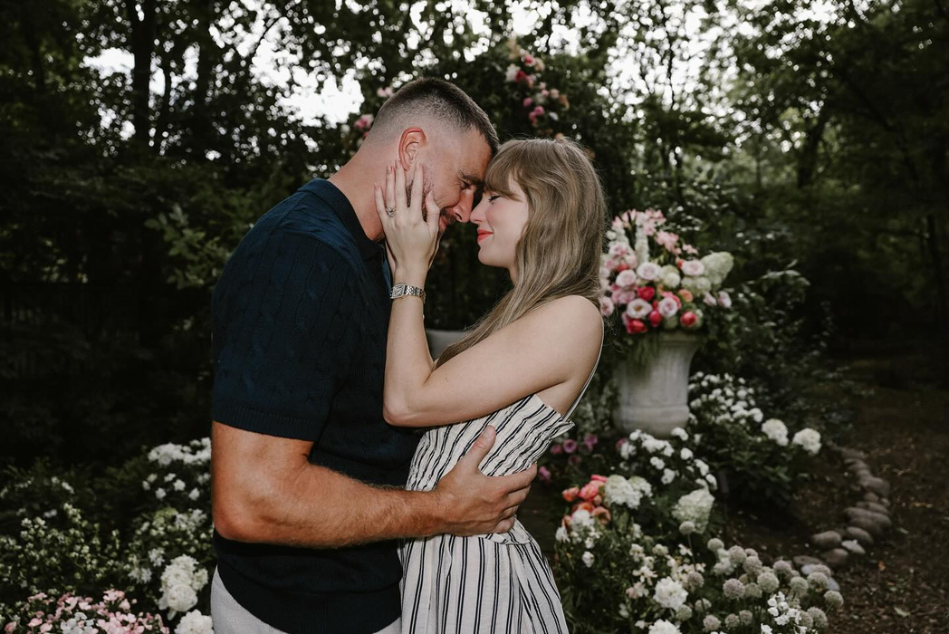 Taylor Swift a fost cerută în căsătorie! Cum arată inelul de logodnă oferit de Travis Kelce