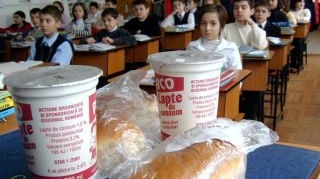 VIDEO 15 copii au ajuns la spital cu toxiinfectie alimentara, din cauza laptelui baut la scoala