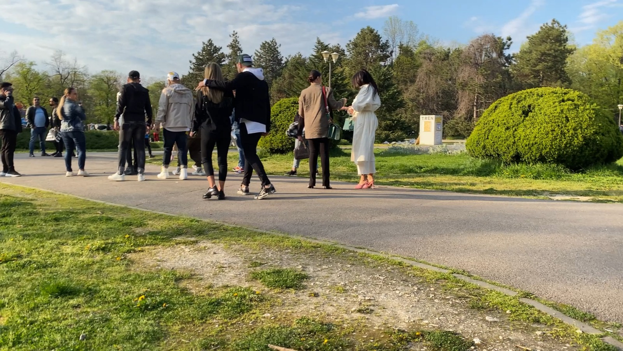 ”Majestatea Sa”, Florin Salam, a făcut baie de mulțime în Herăstrău, de Florii