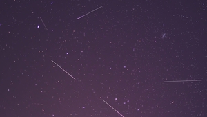 Eveniment astronomic special, în România. Sateliții Starlink vor putea fi văzuți vineri noaptea. VIDEO
