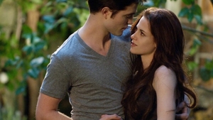 Imaginile astea au fost asteptate de jumatate de glob! Asa arata copilul vampirilor din Twilight!