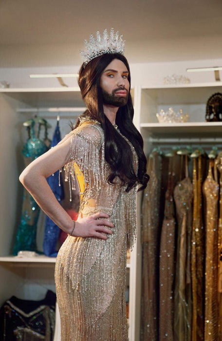 Dudu este hairstylist și designer de succes