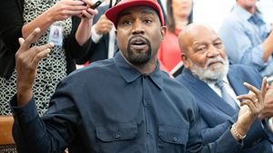 Kanye West, pus la zid de un fost angajat. Acesta l-a acuzat pe celebrul rapper de rasism şi antisemitism: ,,Dacă sunteți grași, vă concediez!”