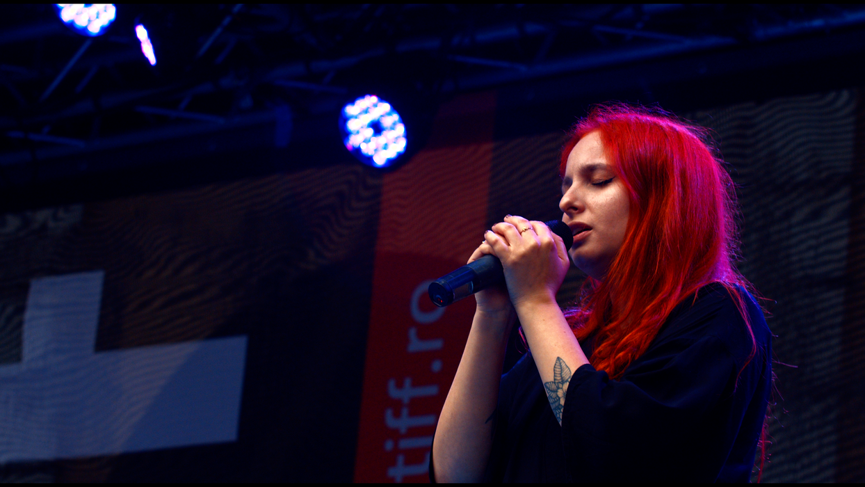 Artă și inovație pe aceeași scenă. IQOS lansează IQOS ILUMA la Cluj cu un concert surprinzător