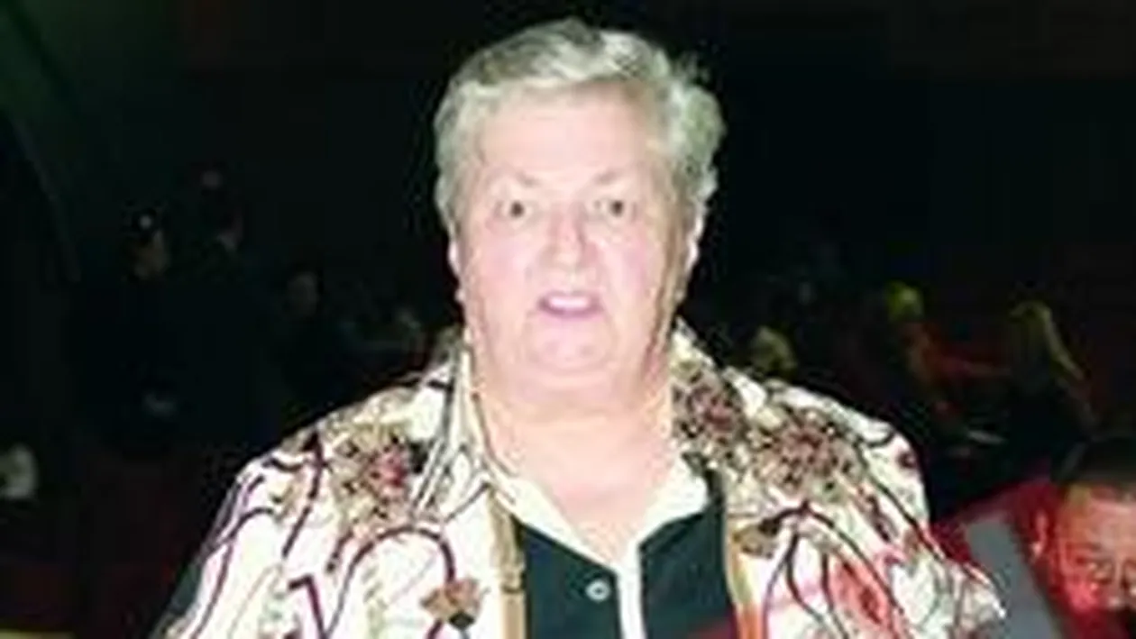 Draga Olteanu Matei si-a cedat gratis imaginea unei marci de vin