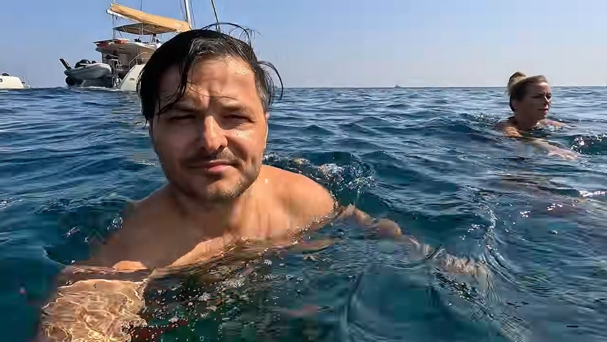 Liviu Vârciu a dezvăluit cadoul de nuntă primit de la nași! Artistul și soția lui au avut parte de o experiență de vis