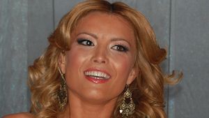 SOC! Elena Gheorghe, sarutata pe gura de un alt barbat! Ce spune cantareata despre aceasta scena