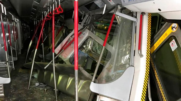 Haos după ciocnirea a două garnituri de metrou. Populației i se cere să evite ruta afectată | FOTO