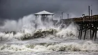 Uraganul Florence lovește coasta de est a SUA. Zeci de persoane au fost salvate dintr-un hotel inundat (video)