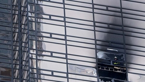 Turnul președintelui Trump a luat foc! Panică la etajul al 50-lea. Un om a murit, iar șase pompieri sunt răniți. FOTO