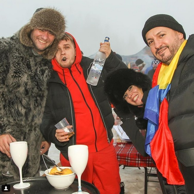 Flavia Mihăşan, poză SUPER HOT din vacanţa cu iubitul ei, Codin Maticiuc! Ipostaza în care a fost surprinsă asistenta TV