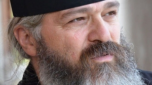 Apelul făcut de către un preot român: ”Pentru cei tineri și sănătoși măcar o oră de îngăduință, cât se ia Sfânta Lumină”