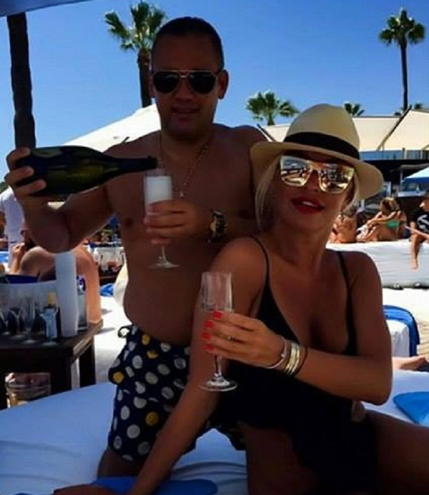A făcut-o lată de ziua ei! Vica s-a „spart” la Marbella alături de Cruduţa, Liviu „Gaze”, fiul Irinei Loghin şi legenda jocurilor de noroc