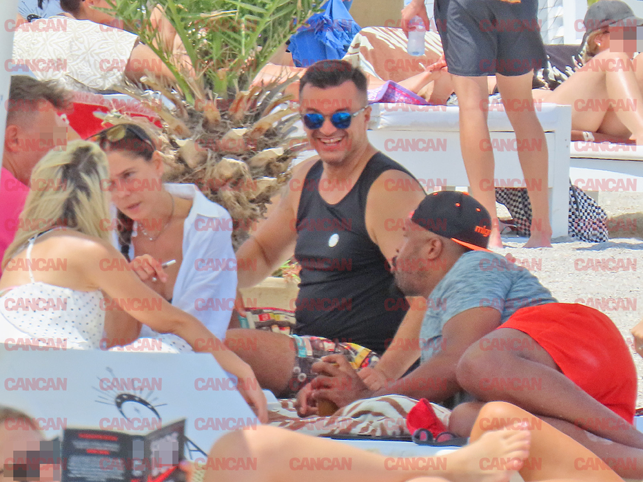 Familia Ibacka și familia Fodor pe plaja în Mamaia