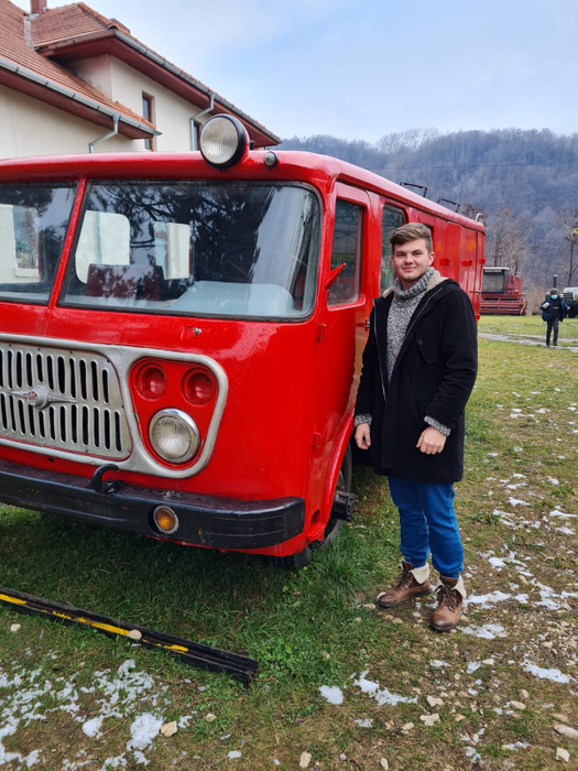 El este Emanuel But, tânărul de 24 de ani care a murit după ce s-a prăbușit cu planorul. A fost şef de promoţie în facultate şi visa să devină pilot pe avioane cu motor
