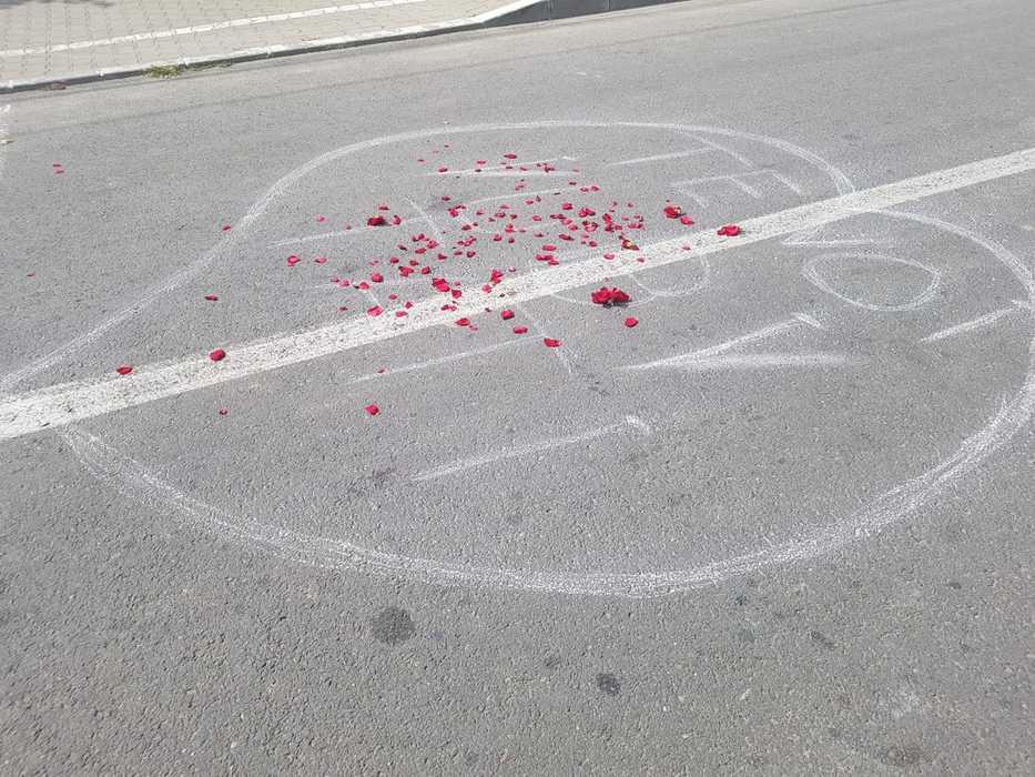 Ți se sfâșie inima! Ce omagiu i-a adus lui Dany Vicol fetița sa, chiar înainte ca sicriul să fie scos din casă