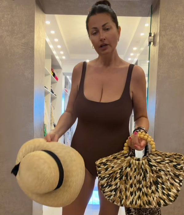 Gabriela Cristea în costum de baie/ sursă foto: social media