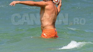 Cu barbă nu-l mai recunoşti, dar dezbrăcat e şi mai şi! Stelea şi-a scos sculptura la înaintare în Mamaia!